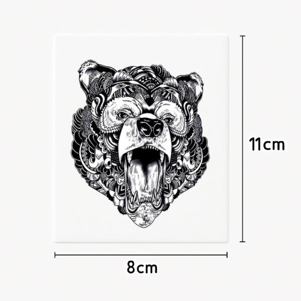 Tatouage main ours rugissant