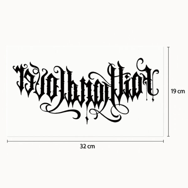 Tatouage poitrine méconnaissable